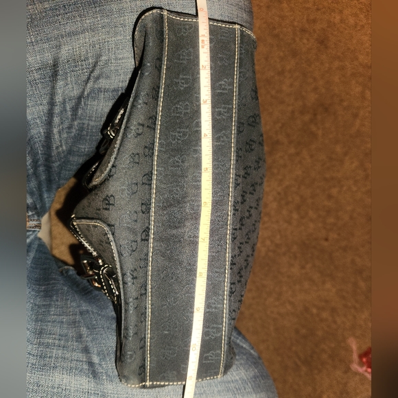 Dooney & Bourke handbag - Picture 9 of 11